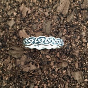 Celtic Ring in Sterling Silver - Size 7.75 - Nickel Free NWOT